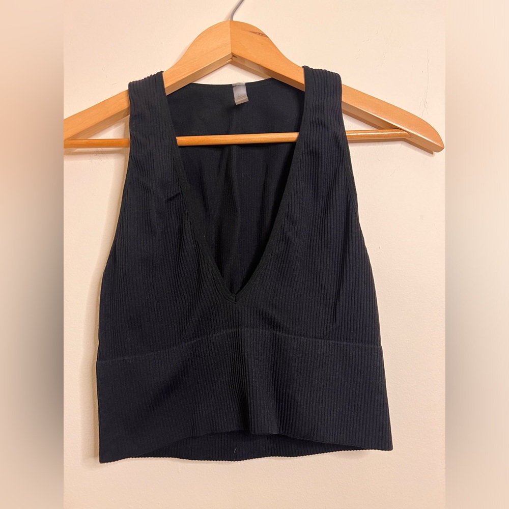 4/$25 ANWND women’s sport Top size S/M.